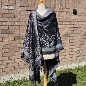 Pashmina style silvery grey cape